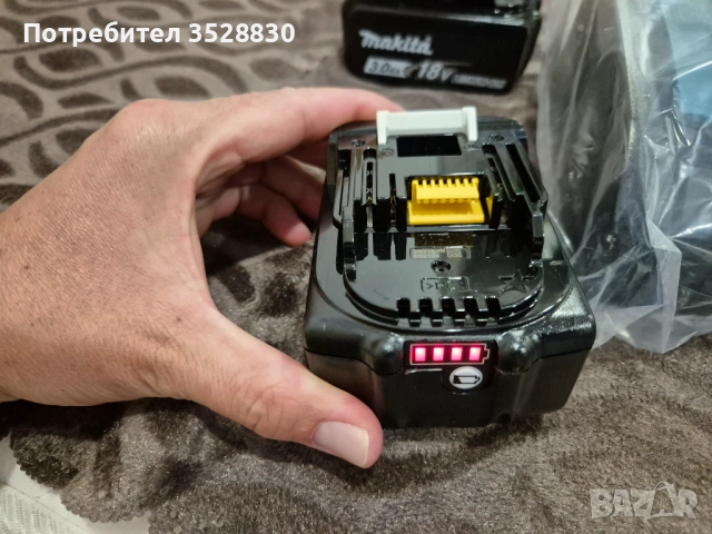 Комплект Макита 2бр. оригинални батерии 3Ah Makita BL1830B и оригинално бързо зарядно DC18RC LXT 18V, снимка 2 - Други инструменти - 54568450