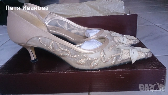 различни обувки и чехли