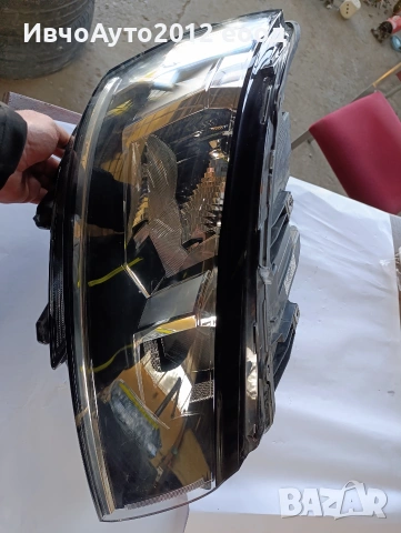 фар десен оригинален VW Transporter T6 Facelift , снимка 2 - Части - 54224193