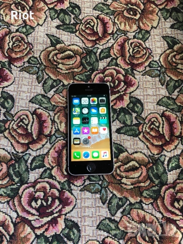 Продавам iPhone 5s 