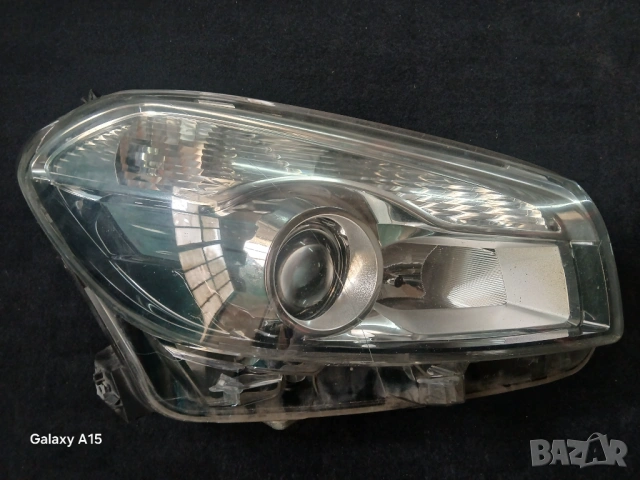 Десен фар XENON за Nissan Qashqai  2013 г. 