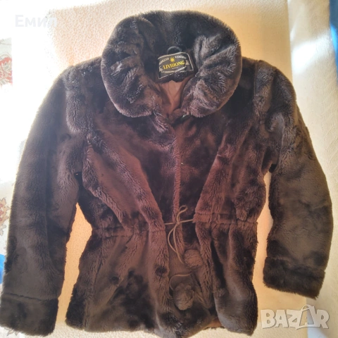Продавам дамско кожено палто,сака,блузи, снимка 8 - Други - 54564249