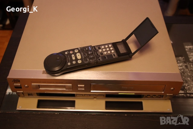 JVC HR-DVS1 видео рекордер SVHS и MiniDV, снимка 8 - Плейъри, домашно кино, прожектори - 54099444