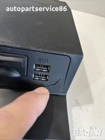 USB/AUX входен порт за музикален плейър за Mazda 3 2.2D (2015) BHP1-669U0 OEM, снимка 3 - Части - 55569588
