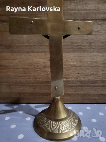 Стар месингов кръст - Настолно разпятие с красива патина, снимка 3 - Антикварни и старинни предмети - 54378745