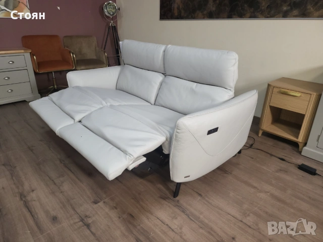 Светло сив кожен диван тройка Natuzzi с електрически релаксиращ механизъм, снимка 15 - Дивани и мека мебел - 54289029