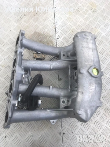 Всмукателен колектор за Mercedes Benz 124 230E , снимка 2 - Части - 54557297