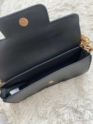 Дамска чанта, снимка 3 - Чанти - 54089632