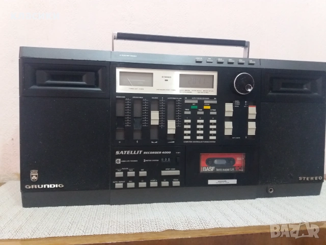 GRUNDIG SATELLIT RECORDER 4000., снимка 2 - Радиокасетофони, транзистори - 55253289