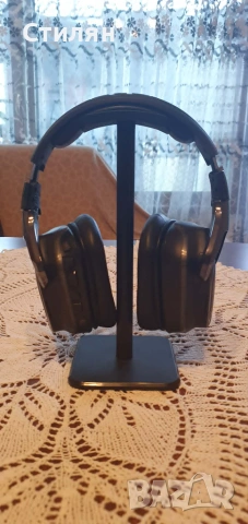 Logitech G935 безжични геймърски слушалки с оригиналната кутия и стойка