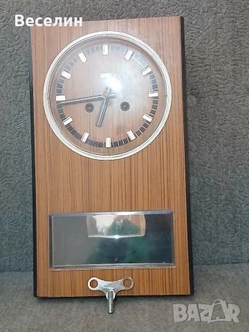 Стенен часовник PREDOM METRON 