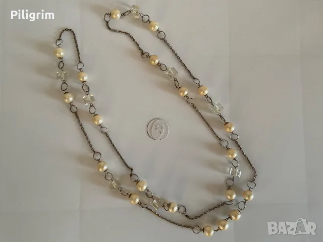 Винтидж колие в сребрист цвят с изкуствени перли и прозрачни фасетирани кубични мъниста, снимка 3 - Колиета, медальони, синджири - 55415836