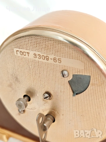 Супер Рядък Модел на Руски Соц Настолен Часовник Маяк 1970те  Отлично състояние. Работи перфектно, снимка 4 - Антикварни и старинни предмети - 54185495
