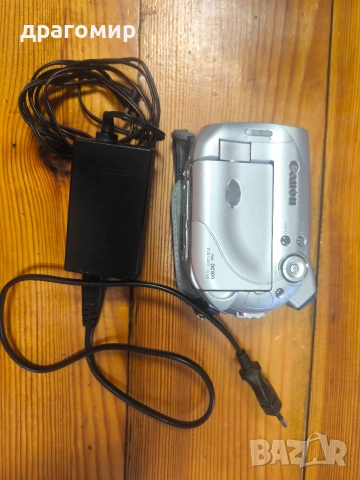 Canon DC100 DVD CAMCORDER 