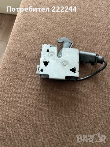 Ключалка оригинална за Шкода Октавия 4