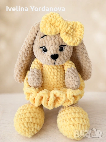 Плетено амигуруми зайче