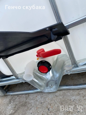 Нов контейнер 1000л IBC, снимка 2 - Бидони, бурета и бъчви - 53993416