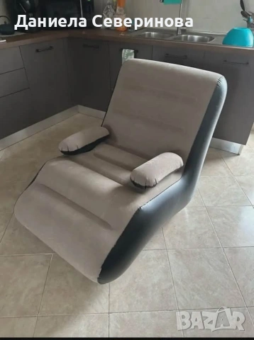 Удобен надуваем S-образен шезлонг с подлакътници