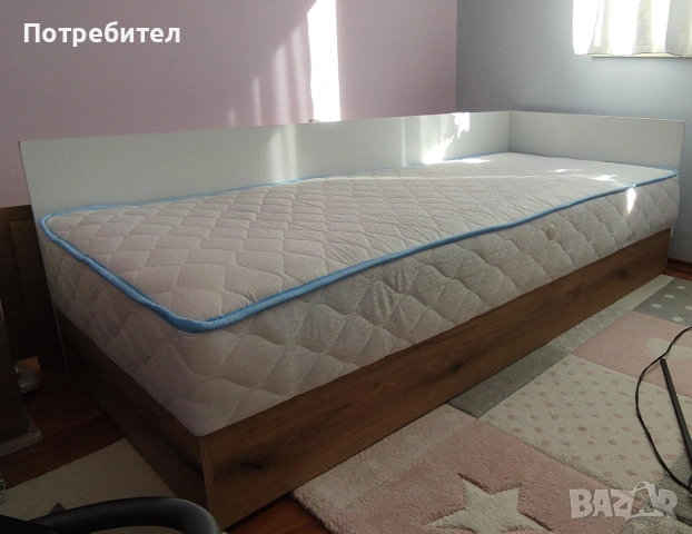 Ъглови легла с ракла + 2 бр. еднолицеви матраци