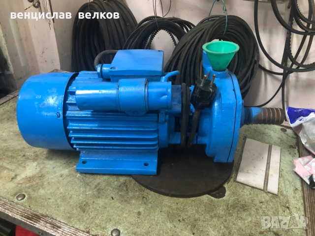 Продавам помпа  ВИДА5 с резервно колело