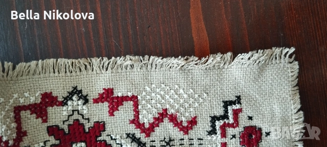 Ръчно бродирана покривка, снимка 2 - Покривки за маси - 53971526