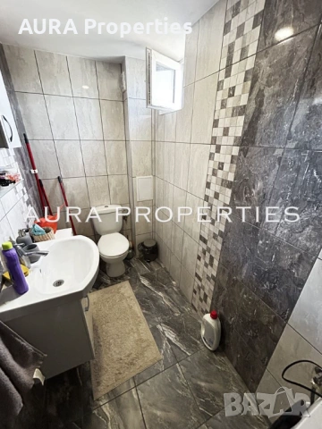 Разград / Къща, напълно обзаведена, снимка 17 - Къщи - 54352183