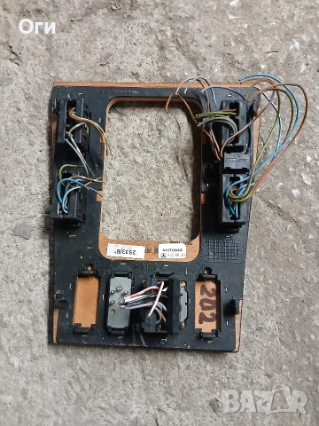 Бутони ел.стъкла за Мерцедес W202, снимка 2 - Части - 54017392