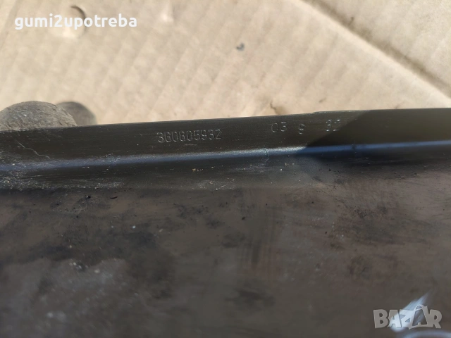 Скоба Държач Фар Дясно 3G0805932 Volkswagen Passat B9 1.5 eTSI 150кс 2024г, снимка 3 - Части - 55144567