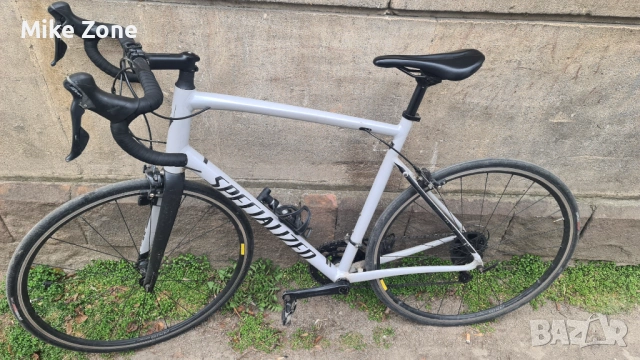 Шосеен бегач Specialized 