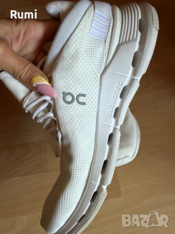 Оригинални маратонки ON Cloudnova Triple White ! 41 н, снимка 4 - Маратонки - 54724574