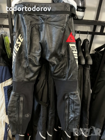 Кожен мото панталон DAINESE DELTA C4 ,протектори,оригинален,слайдери 54-L 232.74 лв. / 119 €, снимка 5 - Аксесоари и консумативи - 54478024