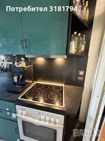 Спешно продавам права кухня с уреди , снимка 2 - Кухни - 55216695