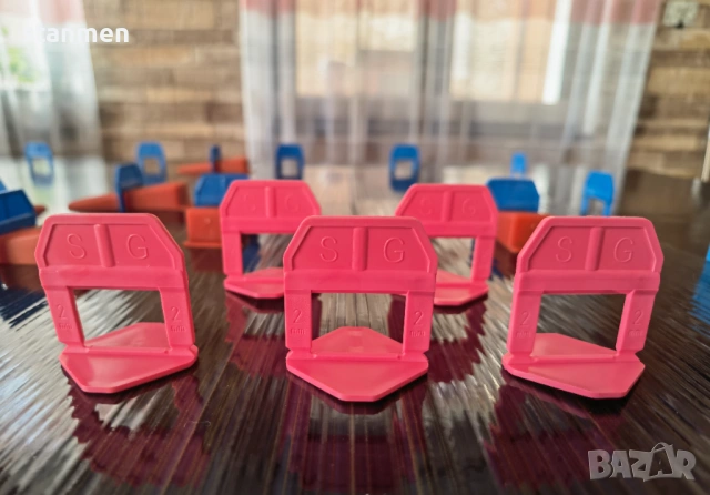 Клипсове и Клинове за нивелиране на плочки за Хоризонтално и Вертикално полагане. , снимка 3 - Гранитогрес и плочки - 54067453