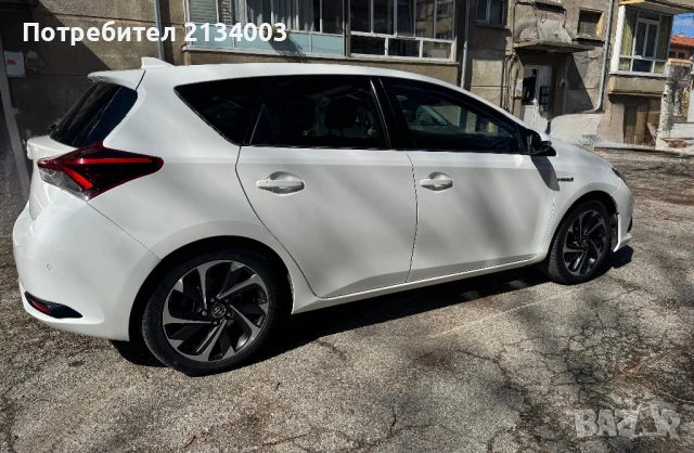 Toyota Auris Hybrid 2017г Facelift Navi, снимка 3 - Автомобили и джипове - 54069679