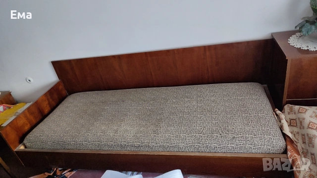 Дървени легла с матраци и ракла, снимка 3 - Спални и легла - 54035902