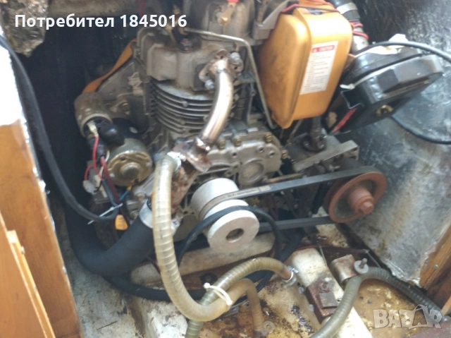 Продавам ветроходна лодка със стапел, снимка 12 - Воден транспорт - 54450221