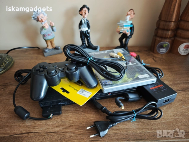 PlayStation 2 Slim комплект с игра подарък