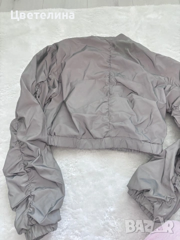 Спортно яке XS Bershka , снимка 3 - Спортни екипи - 53718308