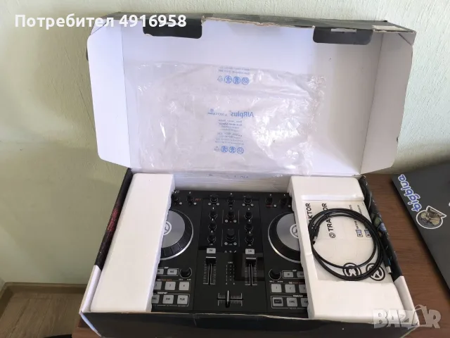 DJ Контролер Native Instruments Traktor Kontrol S2 MK2 – Като нов!, снимка 4 - Ресийвъри, усилватели, смесителни пултове - 55643218
