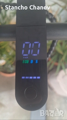 Електрическа тротинетка KickScooter Max , снимка 3 - Велосипеди - 54178466