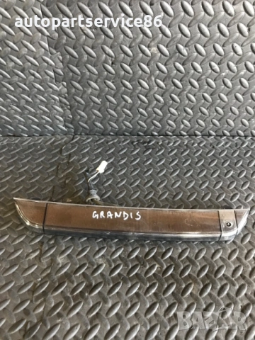 Трети стоп за заден капак на Mitsubishi Grandis 2.0 Di-D (2004–2009) P3505, снимка 3 - Части - 54750721