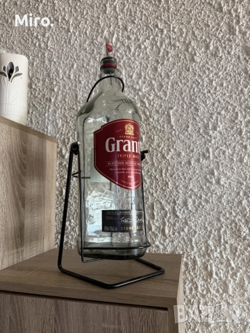 Празни бутилки от уиски 4.5 литра с метални люлки (Tullamore Dew и Grant's), снимка 3 - Казани за ракия - 55347635
