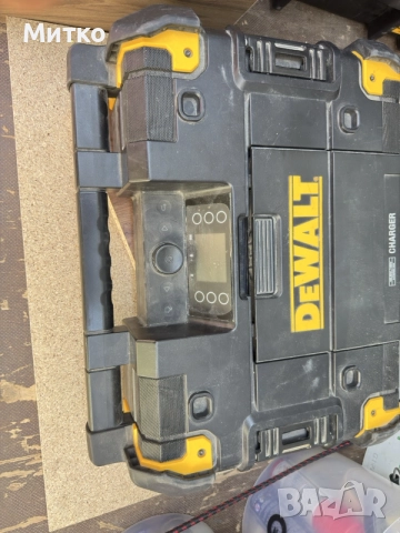 Радио dewalt ..