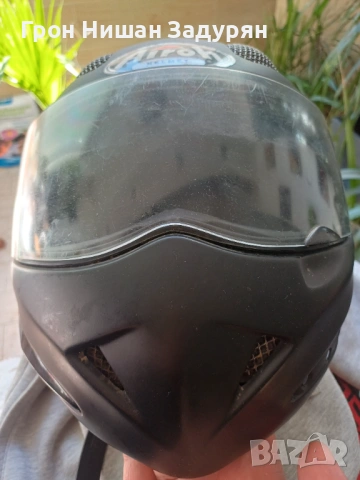 Продавам  италианска  мото  каска Airoh Helmet, снимка 4 - Мотоциклети и мототехника - 54432644