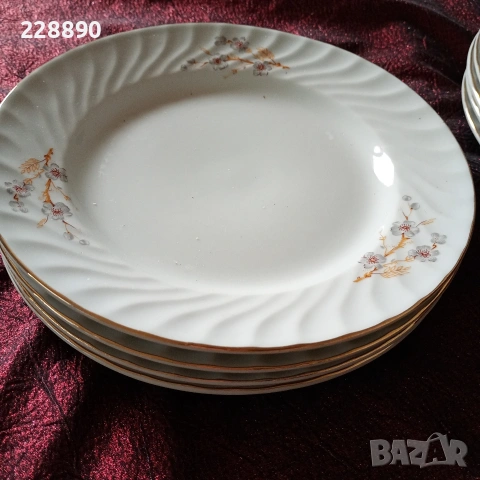 Български порцелан , снимка 2 - Антикварни и старинни предмети - 46727797