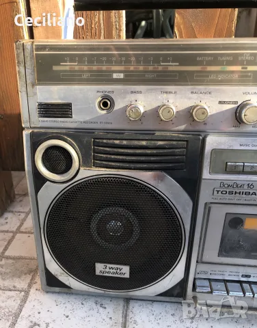 Радиокасетофон  Toshiba BomBeat 16 RT-8890S – за донор или части!, снимка 3 - Радиокасетофони, транзистори - 55618154