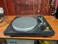 Продава се грамофон Lenco L-133. , снимка 1