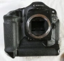 Фулфрейм професионален фотоапарат Canon 1Ds, снимка 1