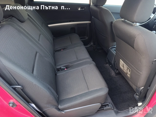 Toyota Corolla Verso 2.2 D4D, снимка 12 - Автомобили и джипове - 54625013