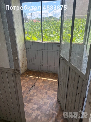 Просторна обзаведена къща с двор и отлична локация в село Петърч, снимка 11 - Къщи - 55253794